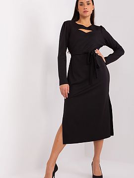 Šaty na deň Lakerta  Tieto elegantné šaty s rovným strihom sú ideálne na rôzne príležitosti. Vďaka klasickému dizajnu sú ideálne na pracovné stretnu