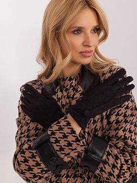 Rukavice AT  Elegantné dámske rukavice zo zateplenej tkaniny s ozdobným geometrickým vzorom. Ozdobné potiahnuté gombíky na zápästí. Ukazovák s