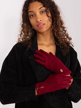 Rukavice AT  Elegantné dámske rukavice zo zateplenej tkaniny s ozdobným geometrickým vzorom. Na zápästí výrez so zapínaním na gombíky. Ukazov�