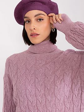 Baret AT  Pletená baretka so zaujímavou kamienkovou aplikáciou.