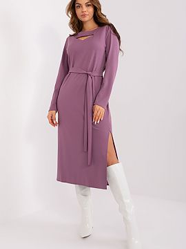 Šaty na deň Lakerta  Tieto elegantné šaty s rovným strihom sú ideálne na rôzne príležitosti. Vďaka klasickému dizajnu sú ideálne na pracovné stretnu