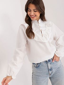 Blúzka Lakerta  Elegantná blúzka je ideálnou voľbou pre ženy, ktoré chcú zdôrazniť svoj štýl a eleganciu počas práce alebo dôležitých obchod