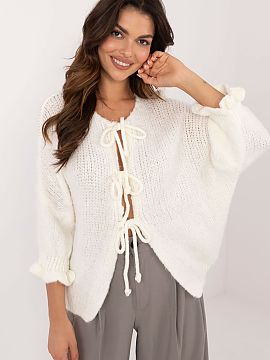 Sveter na rozopínanie Italy Moda  Dámsky ležérny sveter, ideálny na každodenné príležitosti. Má jednofarebný vzor, ktorý mu dodáva minimalistický, univerzálny c