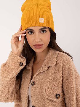 Čiapka Rue Paris  Čiapka, ktorá spája pohodlie a módny dizajn. Je vyrobená z mäkkého akrylu a dokonale prilieha k hlave. Vďaka hladkému jednofarebné