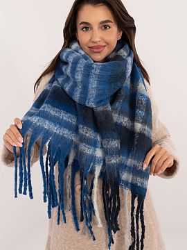 Šál AT  Elegantný šál dlhý 186 cm z polyesteru v klasickom vzore kocky, ideálny na chladnejšie dni. Vyrobený z vysoko kvalitného materiálu,