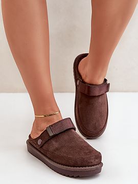 Papuče Step in style  Dámske papuče na platforme vyrobené z ekokože sú štýlovou voľbou na chladné dni. Vnútro vykurované mäkkým rúškom poskytne tep