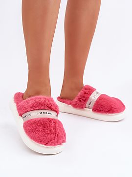 Papuče Step in style  Mačacie dámske papuče vyrobené z mäkkého, pohodlného kožušiny dokonale obklopujú nohy, poskytujúc teplo a pohodlie. Model s hrub�