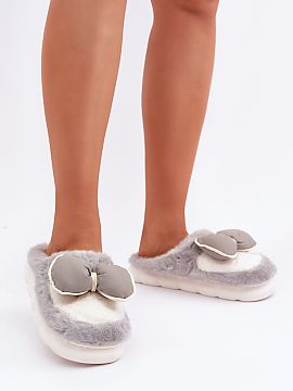Papuče Step in style  Dámske papuče vyrobené z mäkkého, objímavého kožušiny dokonale obklopujú nohy, poskytujúc teplý a pohodlný pocit. Model s hrub�