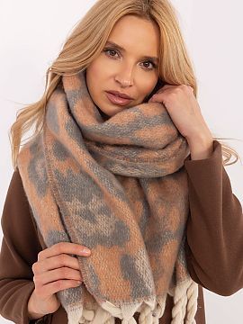 Šál AT  Elegantný šál s dĺžkou 214 cm z polyesteru s motívom zvierat, ideálny na chladnejšie dni. Vyrobený z vysoko kvalitného materiálu,