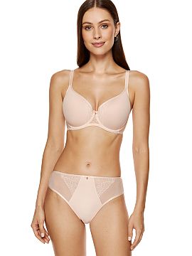 Polstrovaná podprsenka Gorteks  Skontrolujte podprsenku s výztuží Charme. Bezševové košíčky zaručujú pohodlie a vyšívanie v strede dodáva podprsenke unikátny 