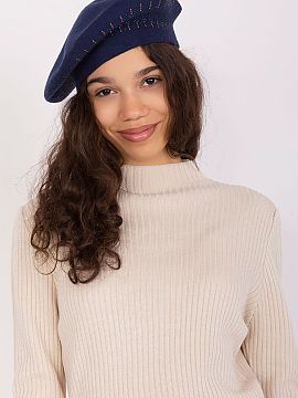 Baret AT  Tento hladký baret je klasika, ktorá dodáva štýl každému outfitu. Žiarená aplikácia dodáva charakter a eleganciu. Je to skvelá v