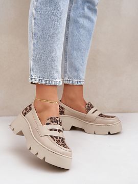 Mokasíny Step in style  Mokasíny pre dámy z prírodnej kože sú elegantnou a štýlovou ponukou na každú príležitosť. Sú umiestnené na platforme a masívn