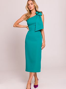 Spoločenské šaty Moe  Elegantný midi šaty v olovovom strihu, ktoré zdôrazňujú ženskú siluetu. Model ohromuje asymetrickým strihom s motívom na jedno ram