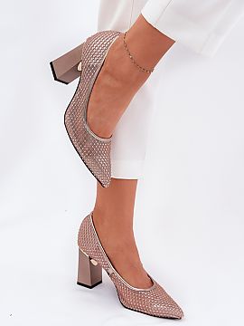 Lodičky na opätku Step in style  Elegantné topánky značky Vinceza vyrobené z sieťového materiálu, zdobené jemnými detailmi na celej ploche, ktoré priťahujú pohľ