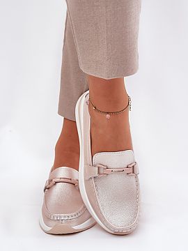 Mokasíny Step in style  Mokasíny pre dámy od značky S.Barski. Vyrobené z prírodnej kože, umiestnené na jemnej platforme, ktoré kombinujú pohodlie so subtil