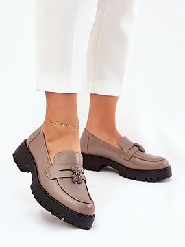 Mokasíny Step in style  Dámske mokasíny vyrobené z vysokej kvality prírodnej kože sú spojením elegancie a štýlového vzhľadu. Klasický strih s zaobleným