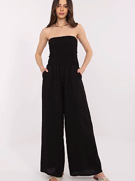 Overal Italy Moda  Štýlový a pohodlný overal ideálny na každodenné výlety. Ušitý z priedušnej a mäkkej viskózy, zaručuje komfort nosenia po celý