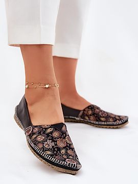 Baleríny Step in style  Elegantné dámske balerínky značky Maciejka, vyrobené z vysokej kvality prírodnej kože, sú spojením štýlu a pohodlia. Ploché, ľa