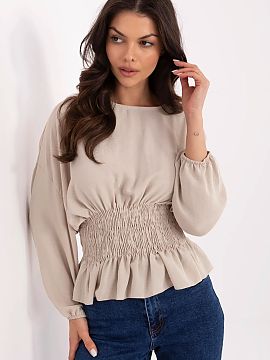 Blúzka Sublevel  Krátky, elegantný top je štýlovou ponukou na každý deň, do práce aj na formálne príležitosti. Vyrobený z hladkého, ľahkého po
