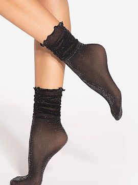 Ponožky Gatta  Štýlové vysoké ponožky s hrúbkou 30 DEN sú ideálnou voľbou pre ženy, ktoré majú rady módy a jemný lesk. Vyhotovené z jemnej, 