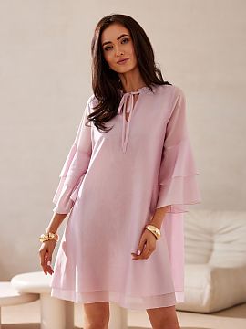 Spoločenské šaty Roco Fashion  Šaty Beatrice s trapezovým strihom a dĺžkou po kolená, vyrobené z ľahkého a vzdušného Lyocellu. Model je charakteristický výstri