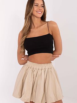 Top Sublevel  Krátky top na ramienkach je must-have v každodennej garderóbe. Vyhotovený z mäkkej, pruhovanej pleteniny z bavlny s prídavkom elastanu