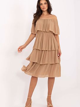 formálne šaty Och Bella  Vzdušné a ženské šaty ideálne na teplé letné dni. Strih v rozkose krásne podčiarkuje postavu, a vsunutá gumová časť v pase zab