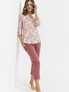 Pyžamo Cana  Ženská a pohodlná dámska pyžama navrhnutá s ohľadom na pohodlie a jemnú eleganciu. Voľný vrch zabezpečuje voľnosť pohybu, a ruk