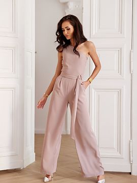 Overal Roco Fashion  Isotta je rafinovaný overal s minimalistickým strihom, ktorý očarí efektnými detailmi a modernou eleganciou. Vyrobený z mäkkého, hl