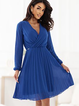 Spoločenské šaty Numoco  Elegantná šaty Isabelle sú ženským návrhom na mnohé príležitosti. Obálkový výstrih vo forme písmena V jemne zdôrazňuje prsia,