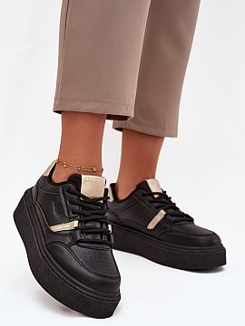 Športová obuv Step in style  Tenisky Big Star pre ženy. Vyrobené z ekologickej kože, umiestnené na platforme, ktorá pridáva výšku a zjemňuje postavu. Mäkká st