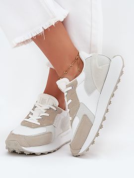 Športová obuv Step in style  Tenisky pre ženy od značky Big Star. Vyrobené z prírodnej kože. Platforma pridáva pár centimetrov výšky a zároveň zabezpečuje st