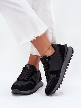 Športová obuv Step in style  Tenisky pre ženy značky Big Star. Vyrobené z prírodnej kože a semišu, ponúkajú štýlový vzhľad a výnimočný komfort. Nastavené