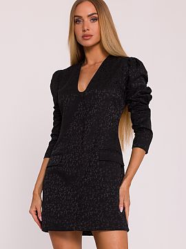 Spoločenské šaty Moe  Elegantné šaty z žakarovanej látky s jemne vypuklým rastlinným vzorom sú ponukou, ktorá kombinuje klasiku s jemným nádychom modern