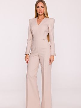 Overal Moe  Elegantný overal zo tkaniny imitujúcej denim je výnimočná ponuka, ktorá kombinuje moderný štýl s klasickou formou. Mierne tuhá, ma