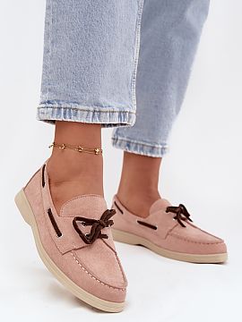 Mokasíny Step in style  Dámske mokasíny z ekokože sú pohodlnou a štýlovou ponukou na každý deň. Sú umiestnené na plochom podpätku, čo zaručuje pohodln