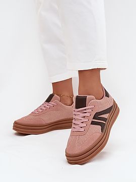 Športová obuv Step in style  Tenisky pre dámy vyrobené z kombinácie ekokože a žinúceho materiálu. Nasaďte ich na stabilnú platformu, ktorá zabezpečuje pohodli