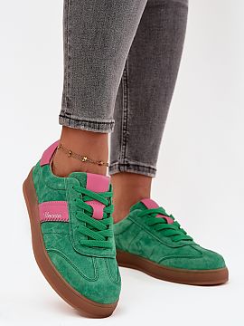 Športová obuv Step in style  Dámske tenisky od značky Vinceza sú kombináciou pohodlia a módneho, mestského štýlu. Vyrobené z prírodného semišu, prezentujú e