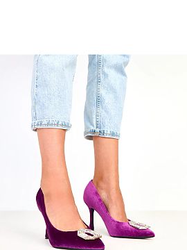 Ihličky Solea  Elegantné lodičky vyrobené z vysokej kvality látky, zdobené efektnou aplikáciou zo zirkónov, ktorá priťahuje pohľady a dodáva top