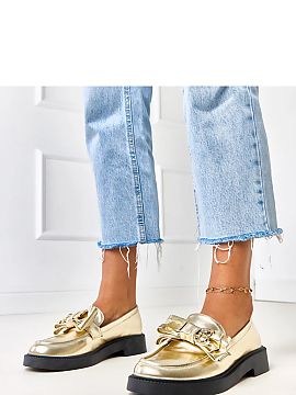 Mokasíny Solea  Pôvabné dámske mokasíny v béžovej farbe sú kombináciou pohodlia a výnimočného dizajnu. Klasický strih bol obohatený o jemnú ma