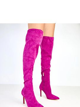 Čižmy na vysokom opätku Solea  Dámske členkové čižmy sú elegantný model vyrobený z vysokej kvality ekologickej zamatovej kože, vyznačujúci sa elegantným špica