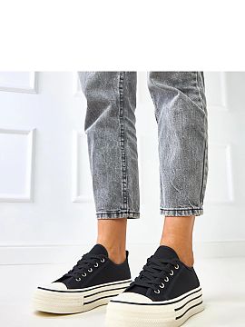 Trampki Solea  Tenisky s platformou súviazané predstavujú kombináciu športového štýlu s moderným dizajnom. Vyrobené z odolného materiálu zabezp