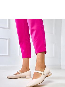 Čižmy Solea  Topánky s ozdobným popruhom s perlou sú elegantný a jemný model, ktorý pridá šarm každej štýlovej kombinácii. Vyrobené z vysoke