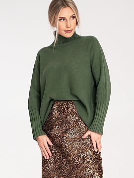 golf Figl  Svetr s vysokým stojanom typu golier, klasický a elegantný model vyrobený z jednovrstvovej pleteniny, ktorý zabezpečuje pohodlie a tep