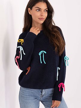 sweter Factory Price  Bežcový dámsky sveter s bežnou dĺžkou, ideálny na každý deň. Vyrobený z príjemnej zmesi polyamidu, viskózy, vlny a elastanu, po