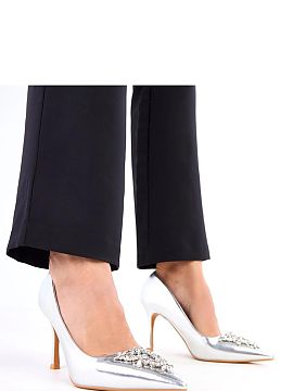 Ihličky Solea  Elegantné špilky vyrobené z lesklej ekologickej kože, ktoré kombinujú eleganciu a ženskosť. Model s ostrým nosom a vysokým 9-centi