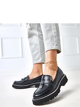 Mokasíny Solea  Elegantné dámske mokasíny vyrobené z vysoko kvalitnej ekologickej kože. Klasický, nízky strih s okrúhlou špičkou bol oživený kov