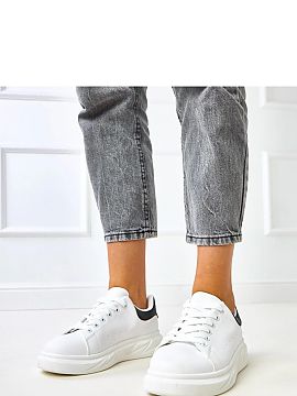 Športová obuv Solea  Štýlové športové topánky s nízkym návrhom vyrobené z vysokej kvality ekologickej kože. Klasický, okrúhly špičatý tvar a šnur