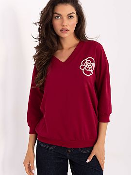 blúzka Relevance  Blúzka s každodenným, neformálnym charakterom, ideálna tak do práce, ako aj na bežný deň. Ušitá z priehľadnej bavlny s prídavko