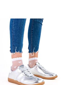 Športová obuv Solea  Dámske športové topánky s moderným charakterom, vyrobené z vysokej kvality ekologickej kože. Model so saténovými šnúrkami sa vyzn